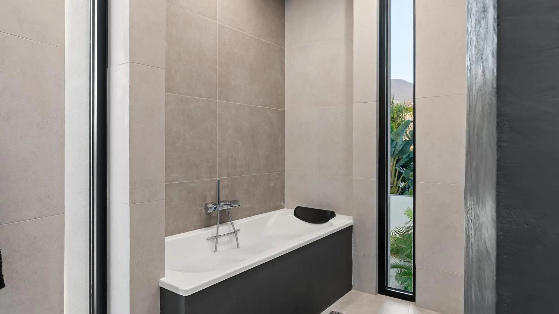 אדחה Karat Villa Serendibida