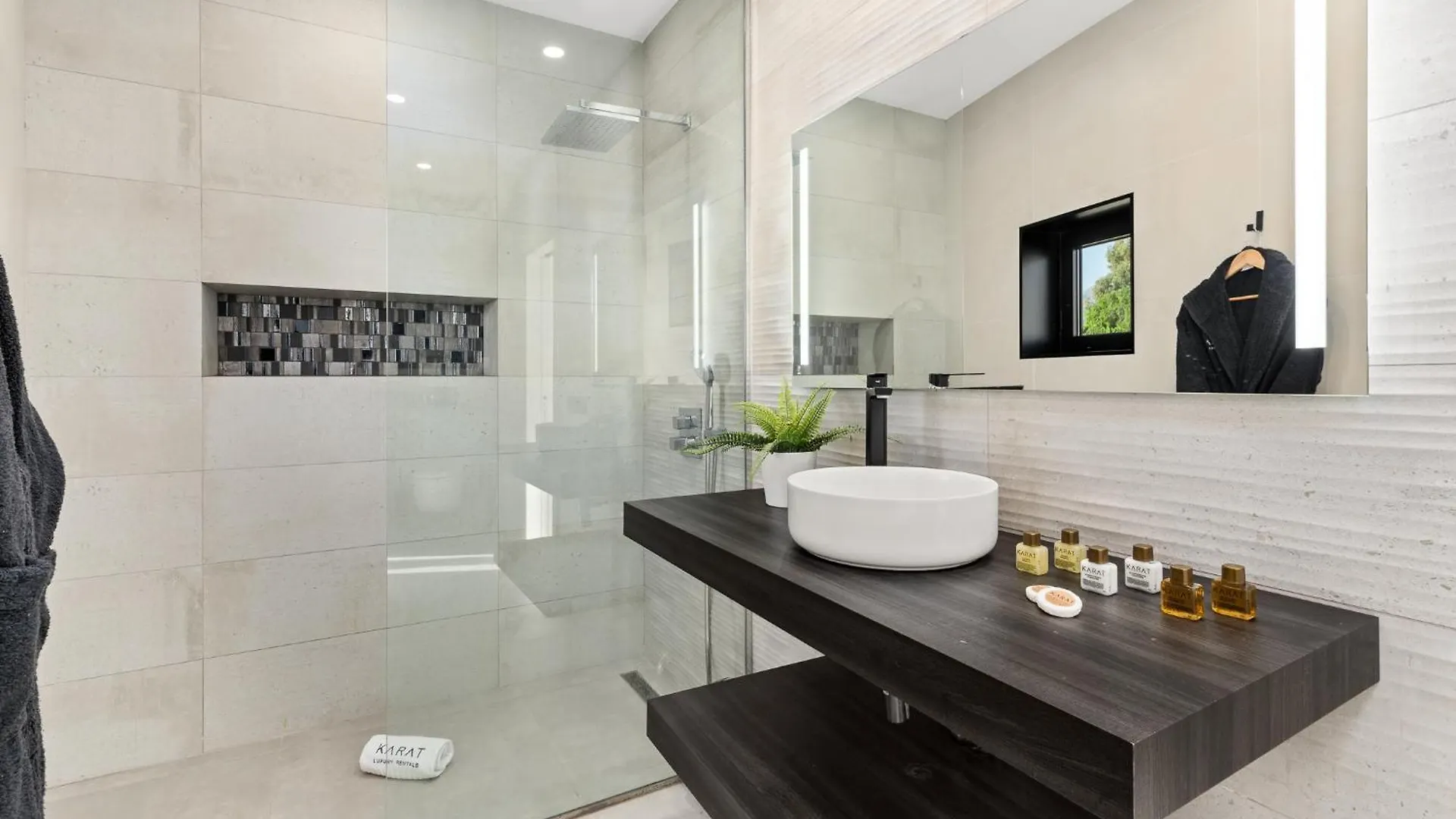 אדחה Karat Villa Serendibida ספרד