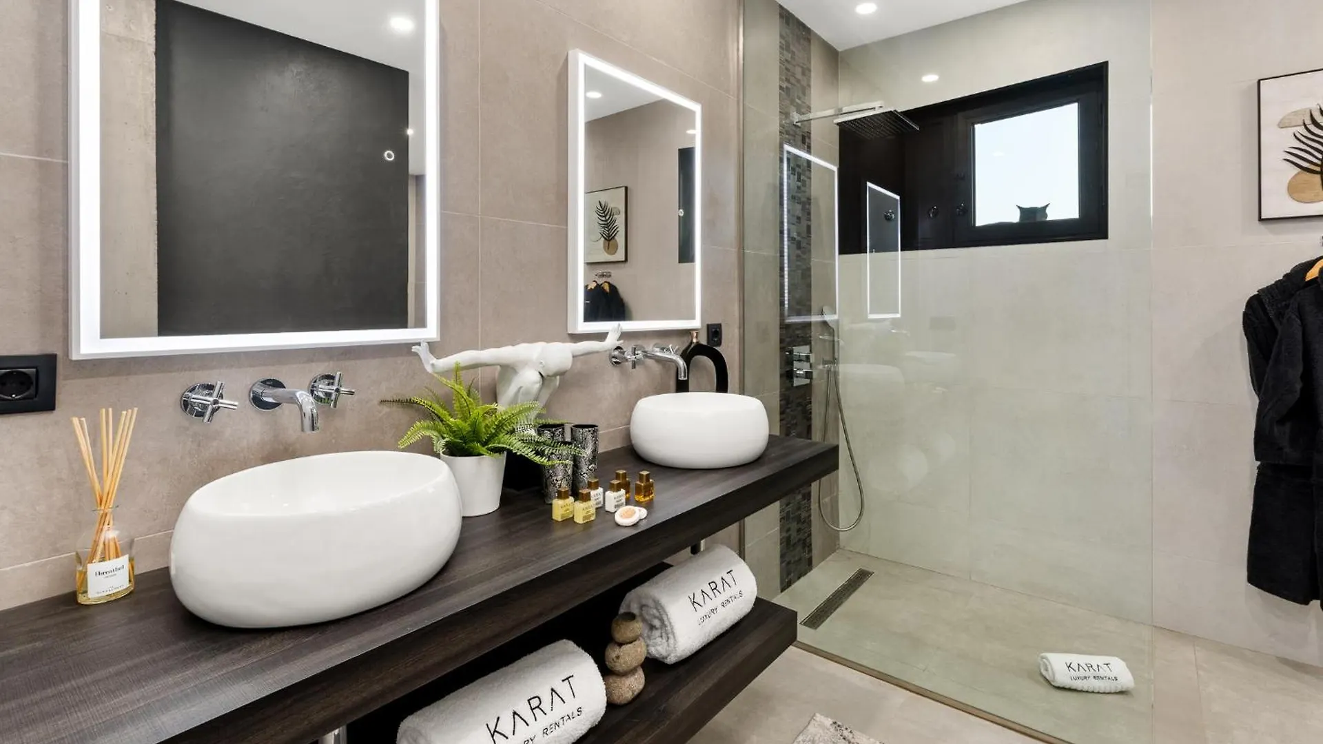 Karat Villa Serendibida 阿德耶