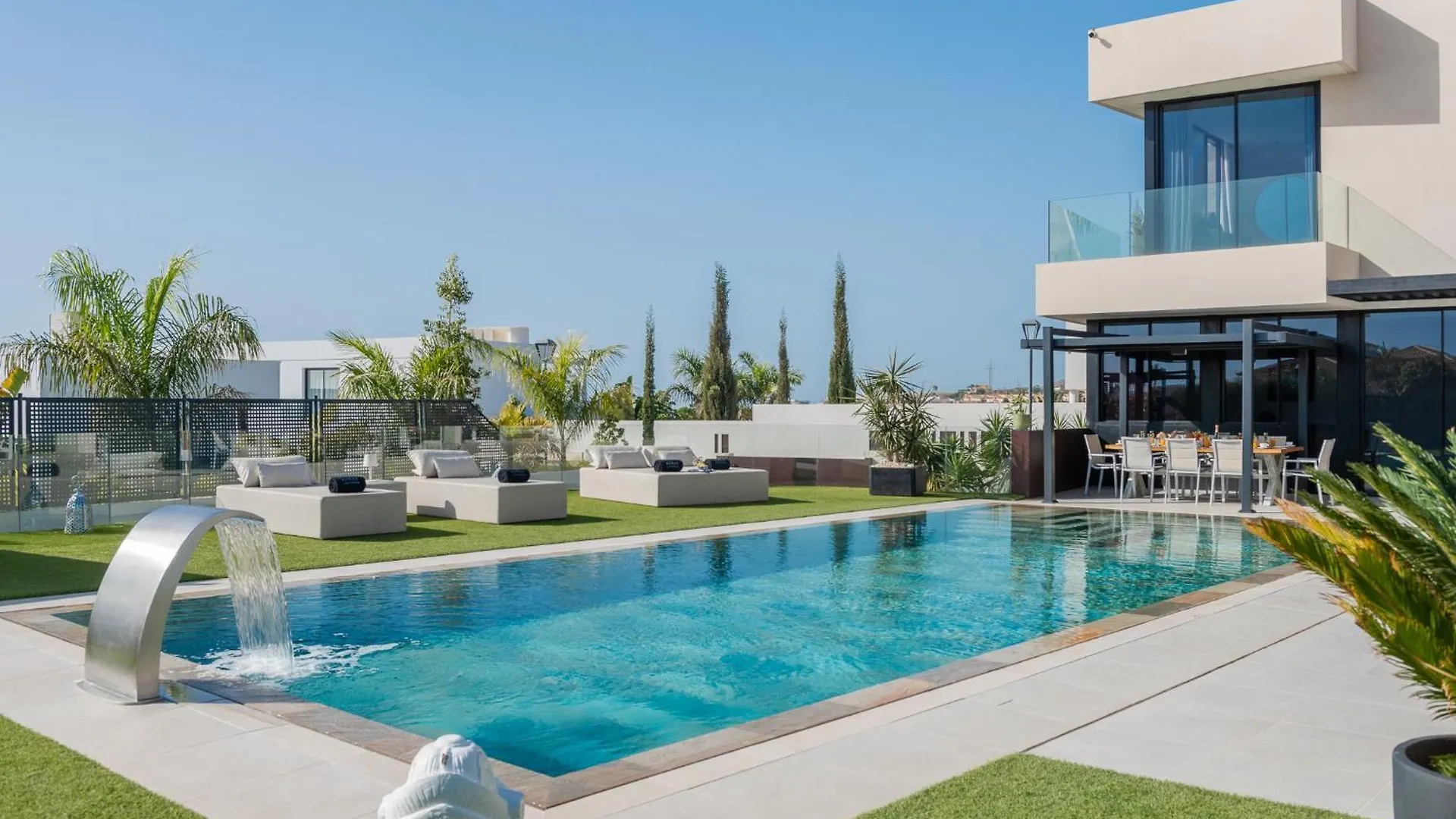 אדחה Karat Villa Serendibida ספרד