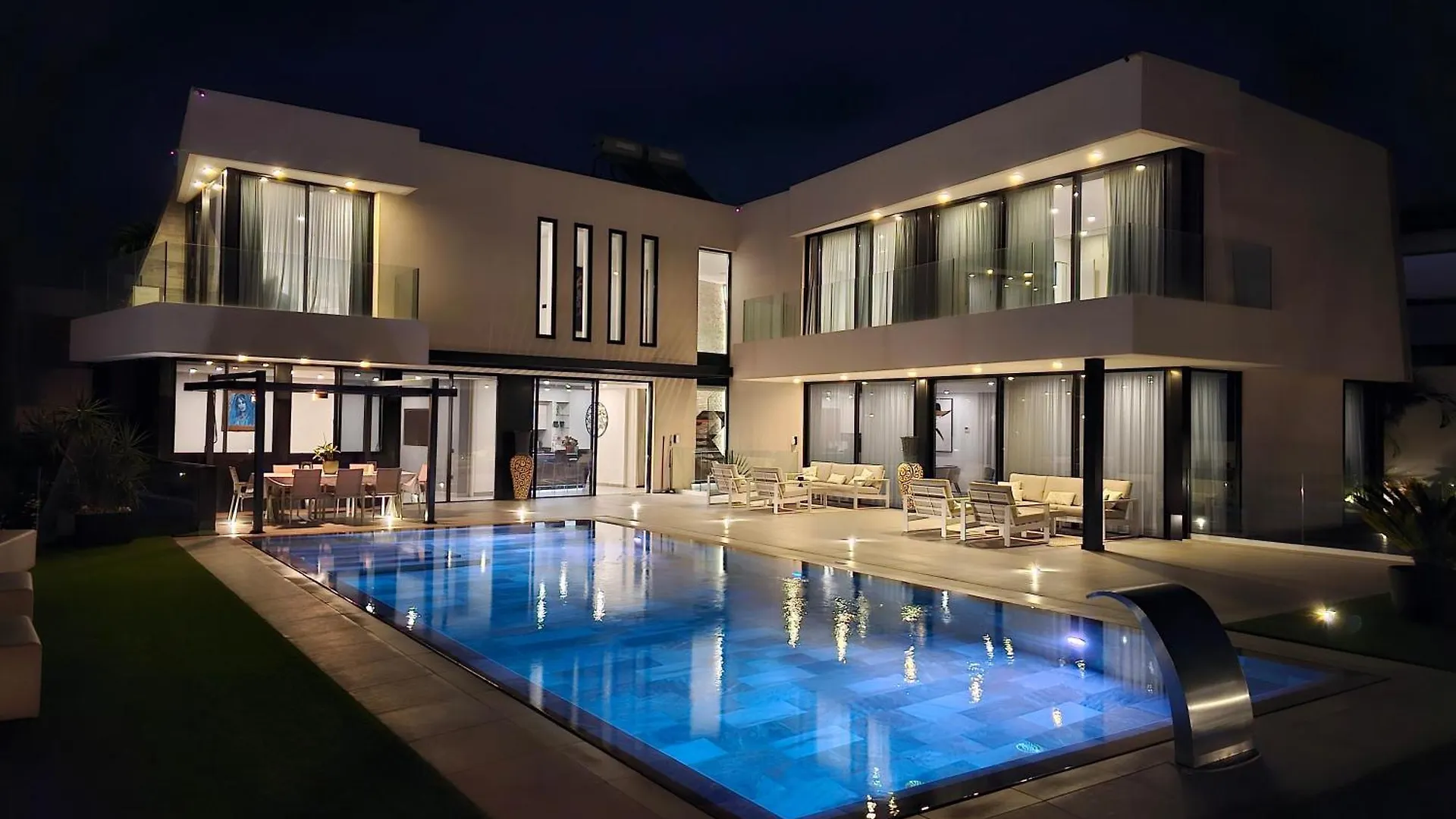 Karat Villa Serendibida 阿德耶 西班牙